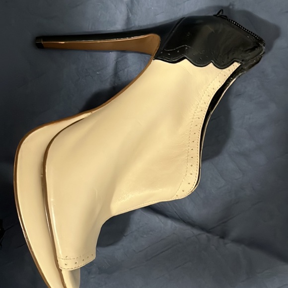 Boots - Picture 2 of 5